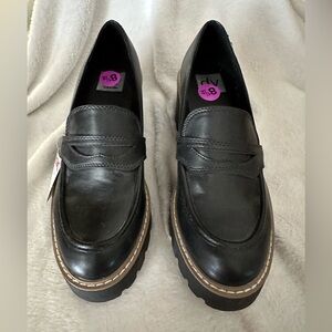 Dolce Vita black loafers 8 1/2
